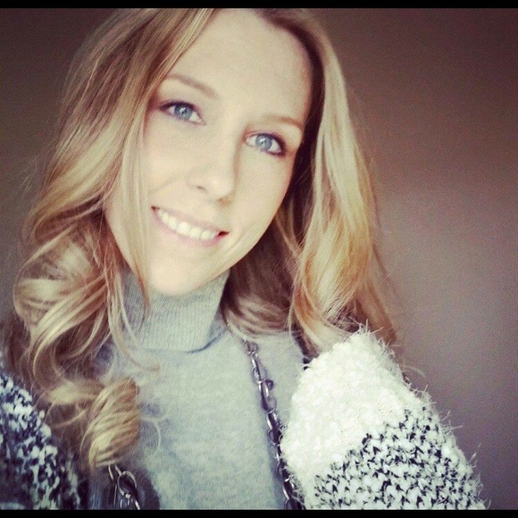 Meet your Posher, Kim - Picture 1 of 1